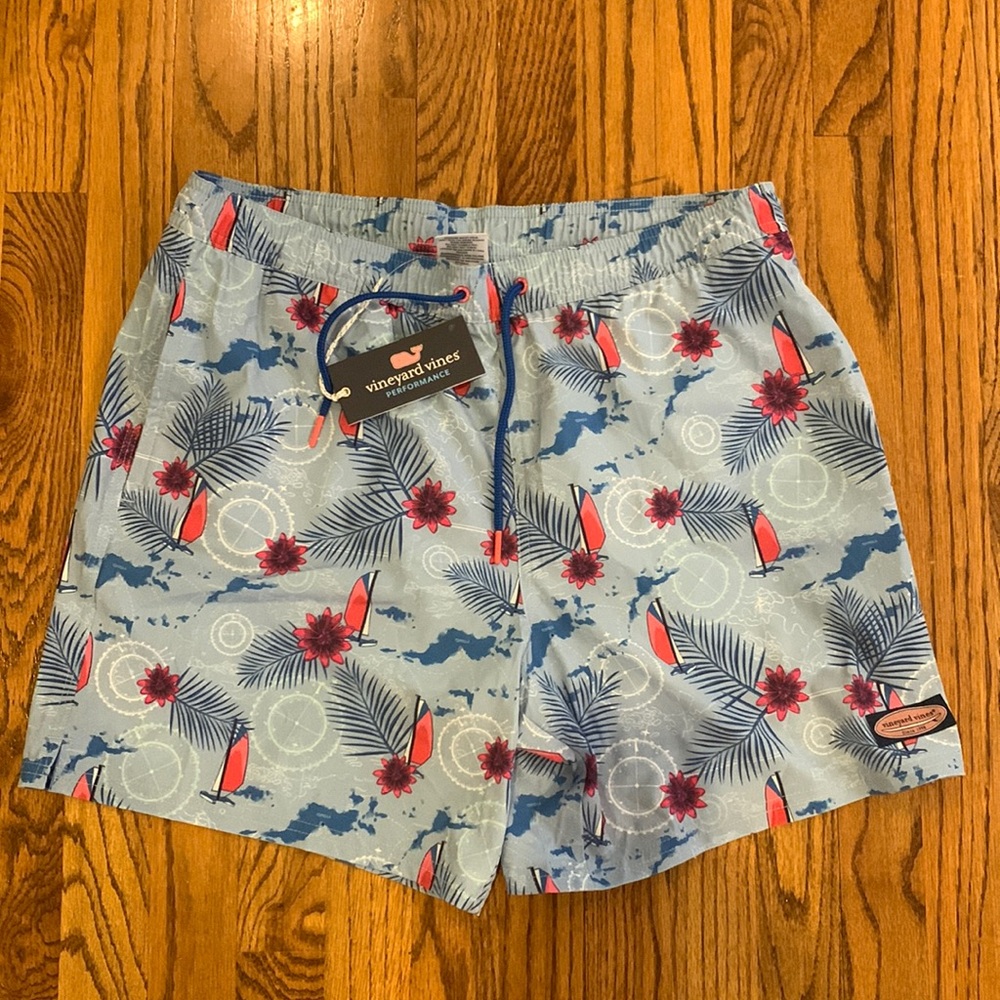 🎈NWT Vineyard vines swim choppy shorts size Large